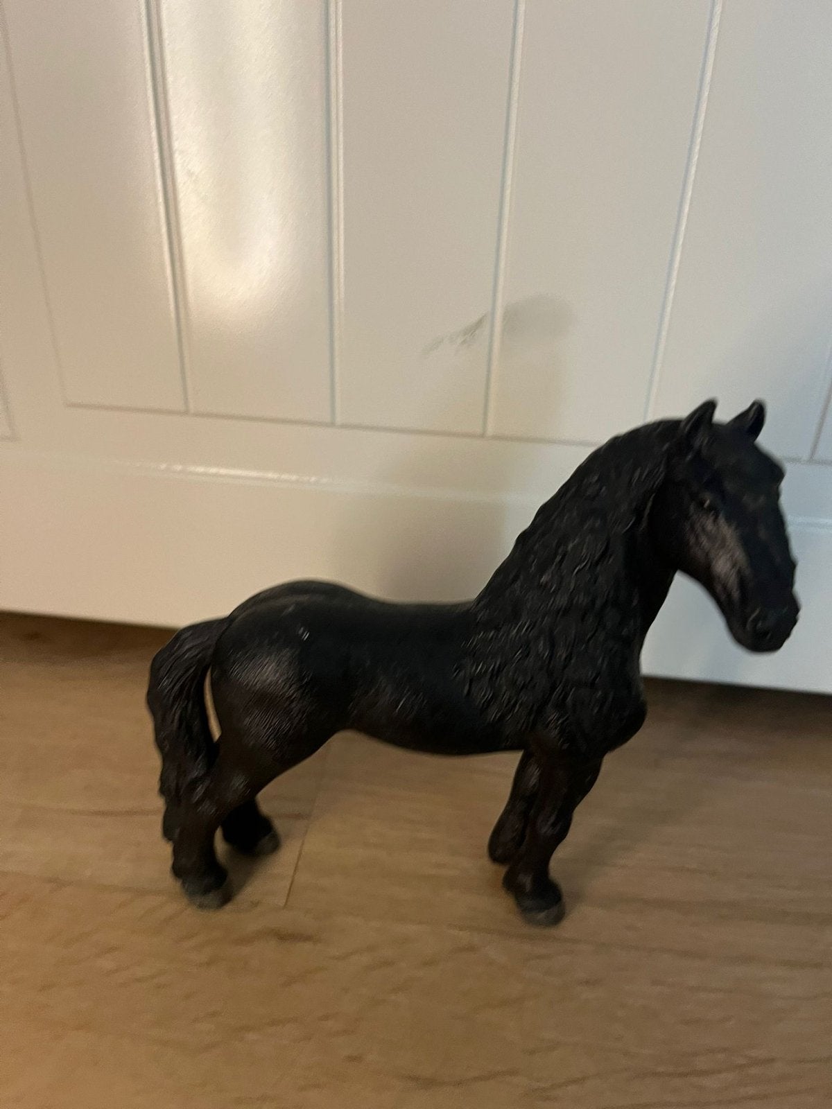 Zwart scheich Fries paard speelgoedfiguur, Ophalen of Verzenden, Zo goed als nieuw