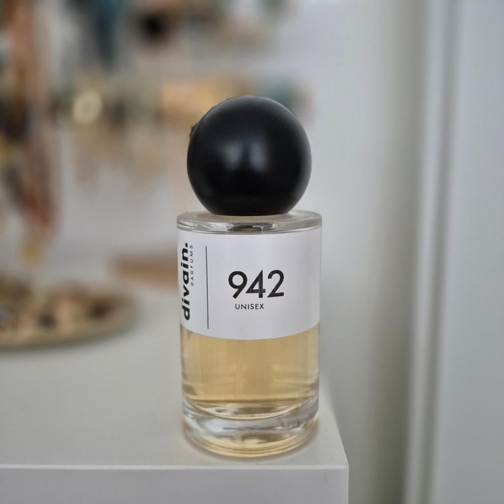Divan 942, Ophalen of Verzenden, Zo goed als nieuw