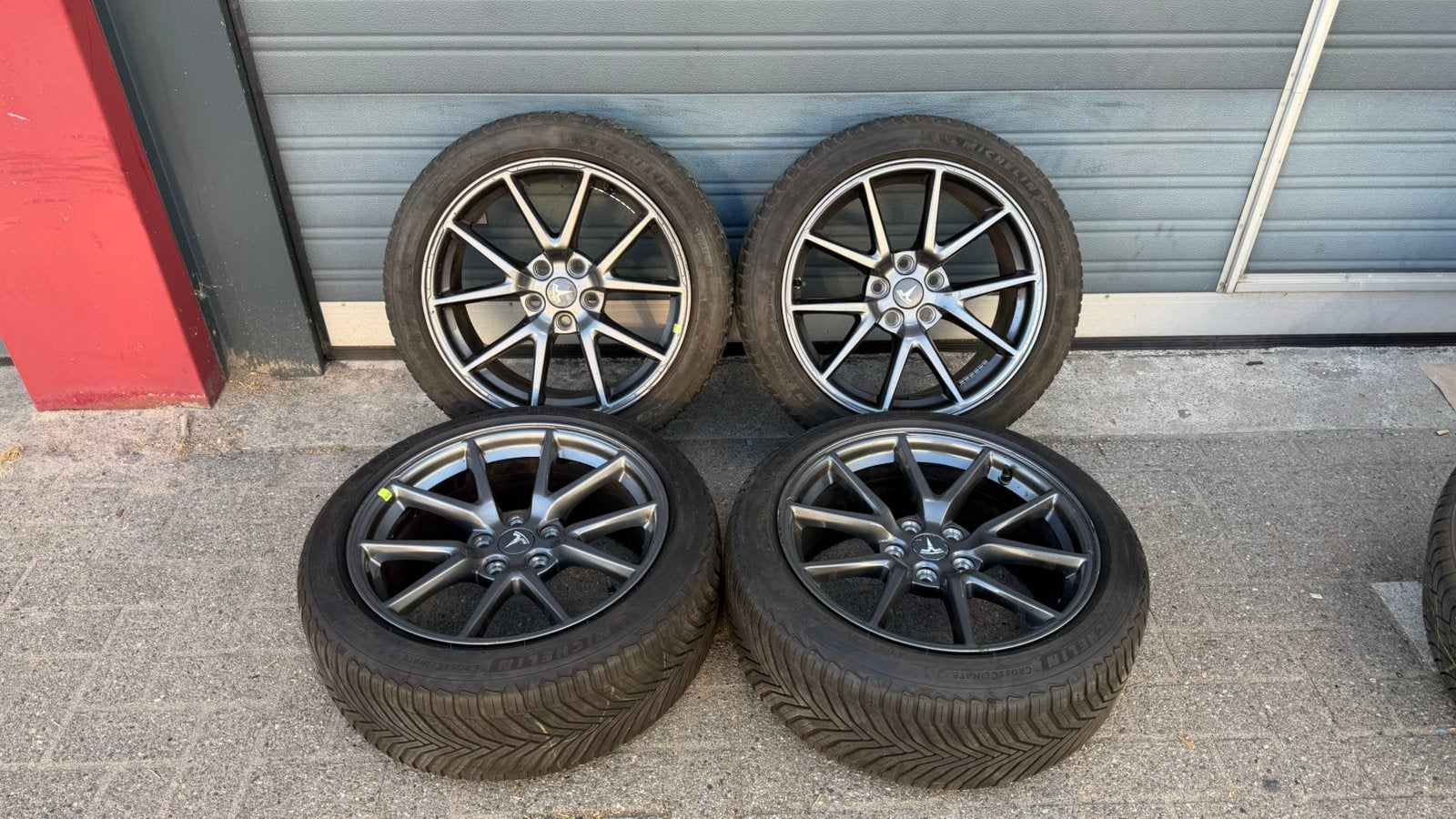 Originele Tesla Model 3 18 inch Aero velgen michelin tpms, Auto-onderdelen, Banden en Velgen, Ophalen, 18 inch, Gebruikt, Banden en Velgen