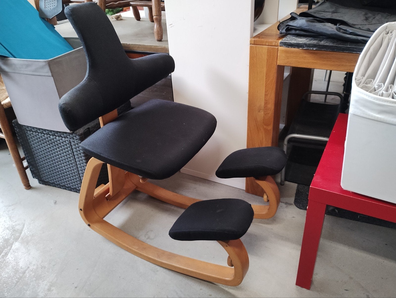 Stokke Ergonomische kniestoel - Varier Variable Balans, Huis en Inrichting, Ophalen, Gebruikt, Zwart, Stof