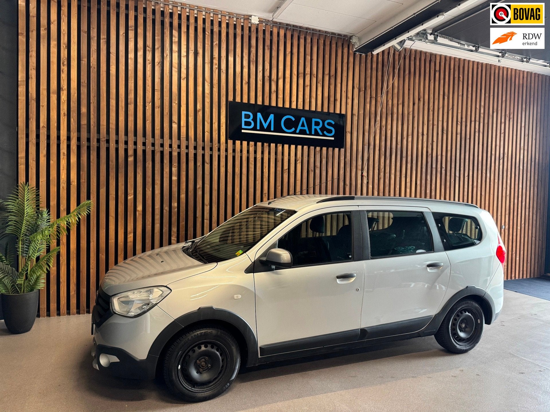 Dacia Lodgy 1.2 TCe Stepway LPG 7p. Airco, trekhaak, Auto's, Voorwielaandrijving, Euro 6, 4 cilinders, Handgeschakeld