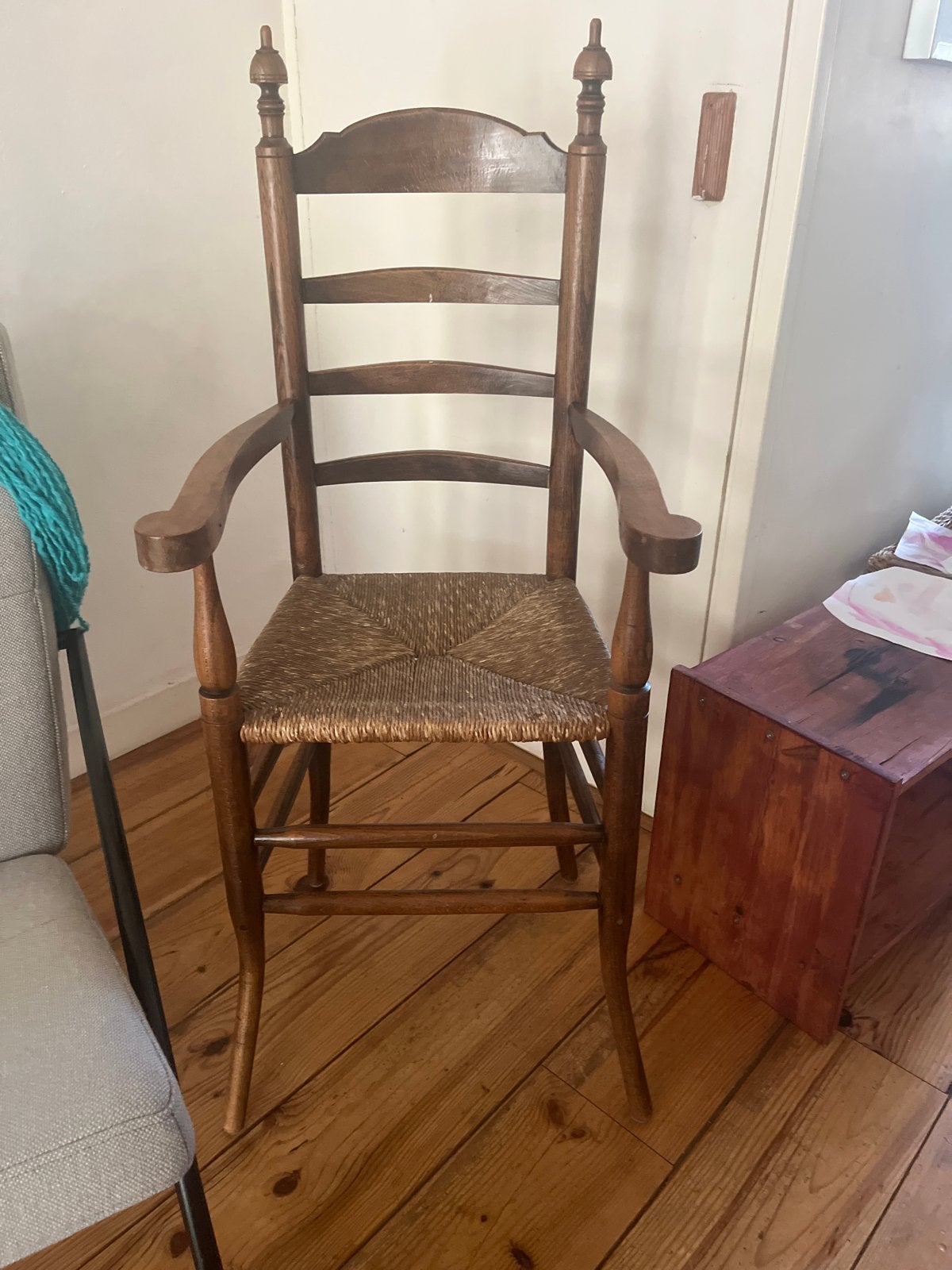 Antieke houten stoel met rieten zitting, Antiek en Kunst, Antiek | Meubels | Stoelen en Banken, Ophalen of Verzenden