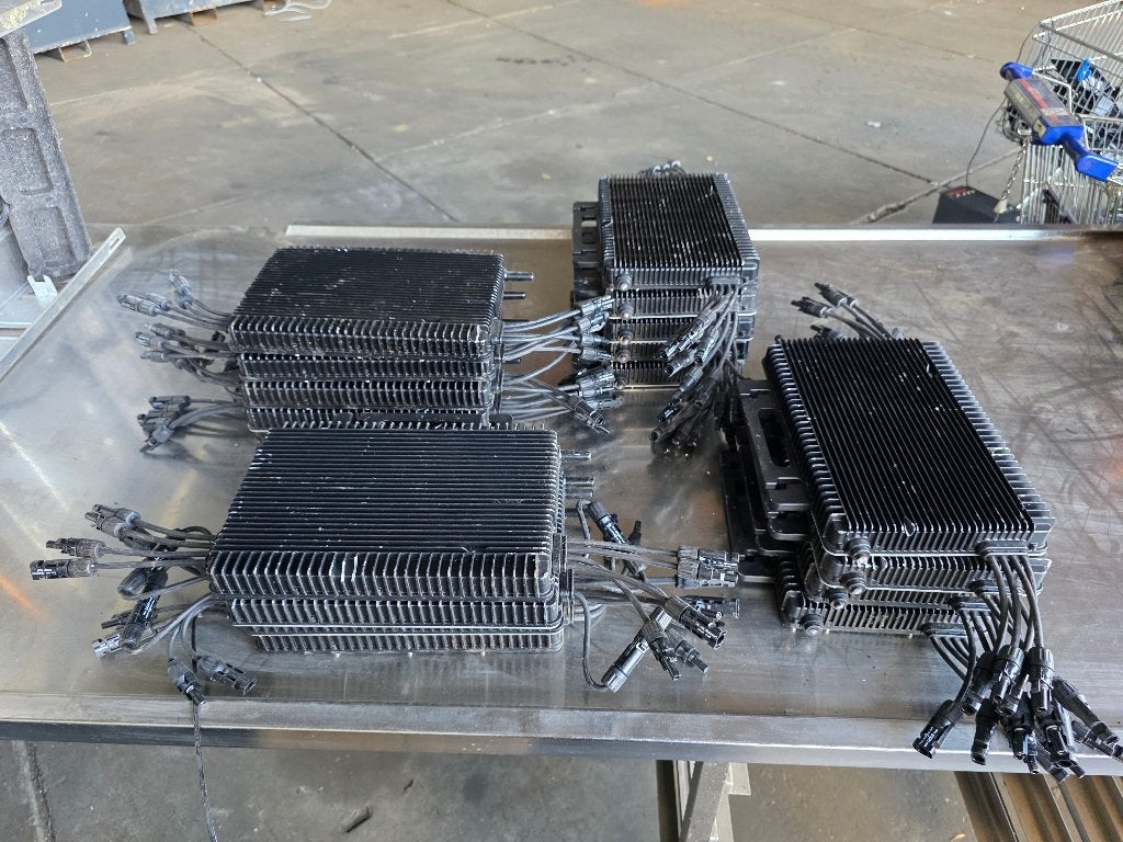 Hoymiles HMS-1600-4T PV Microinverter /Micro-omvormer 1600VA, Ophalen of Verzenden, Gebruikt, Overige typen