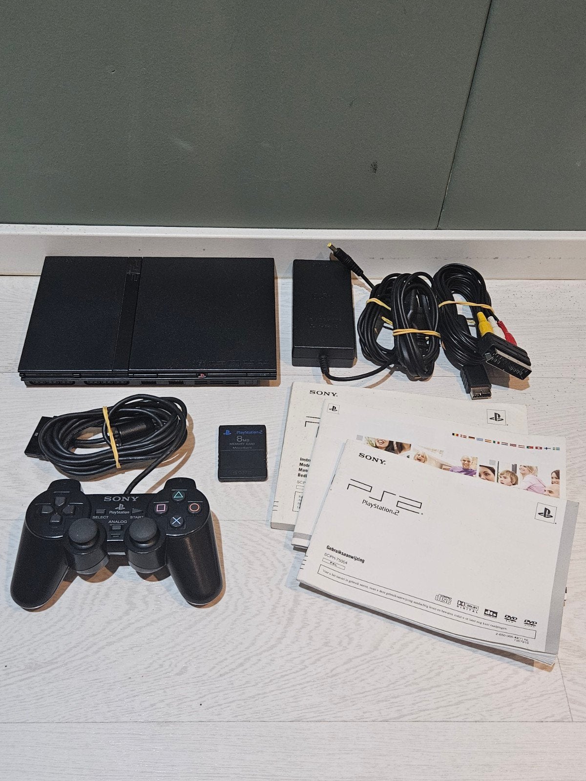 Sony PlayStation 2 Slim, Zwart, Ophalen of Verzenden, Zo goed als nieuw, Met geheugenkaart