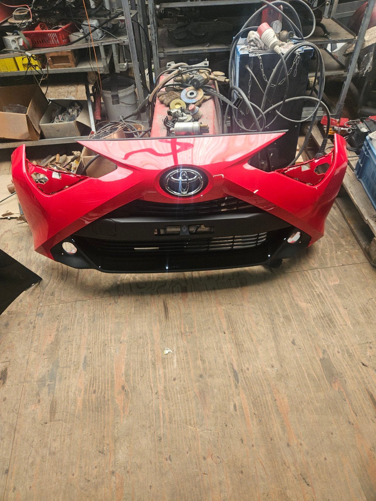 Nieuwe Voorbumper Toyota Aygo 2021 - Hagelbestendig, Voor, Nieuw, Ophalen of Verzenden, Toyota