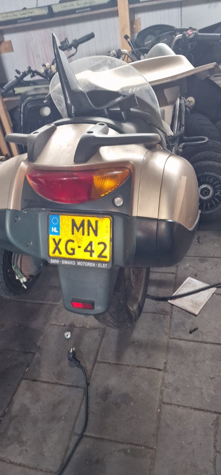 Honda Deauville 650 voor Onderdelen, Ophalen