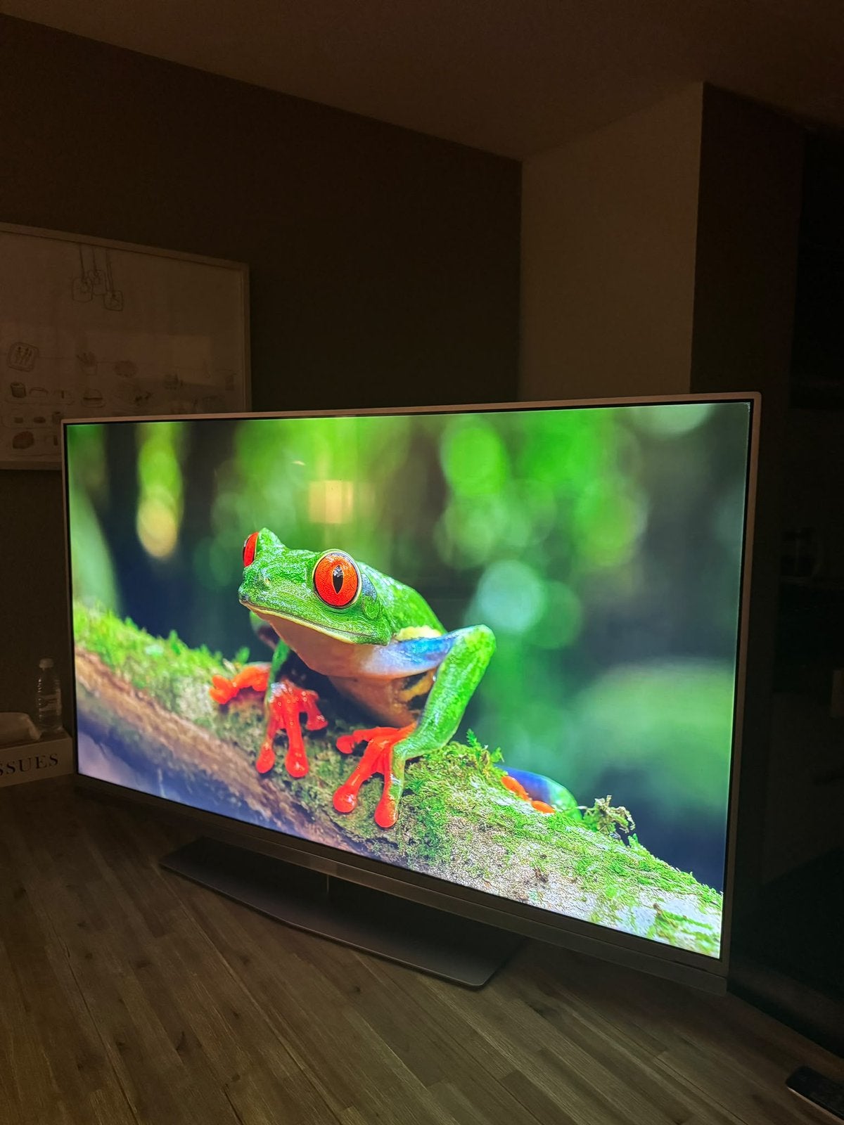 Philips 140cm 4K UHD 3 zijdige ambilight 100hz luxe model, Audio, Tv en Foto, Philips, LED, Ophalen of Verzenden, Zo goed als nieuw