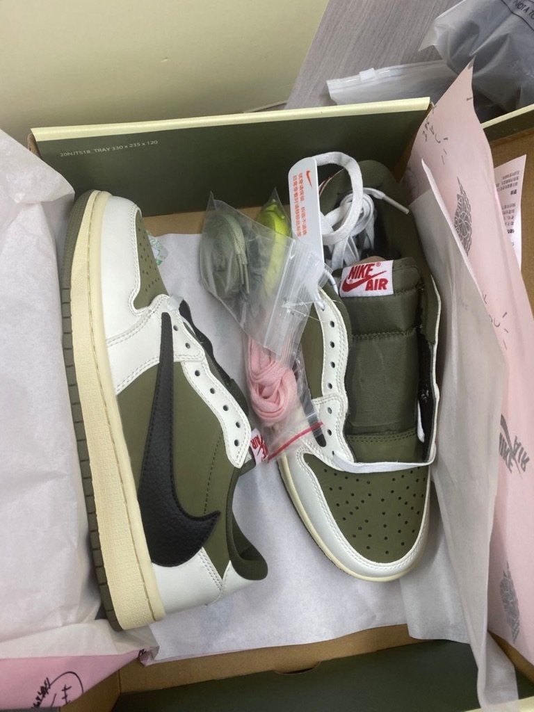 Nike Air Jordan 1 Low Travis Scott reverse mocha 43 T/M 45, Kleding | Heren, Schoenen, Ophalen of Verzenden, Nieuw, Overige kleuren