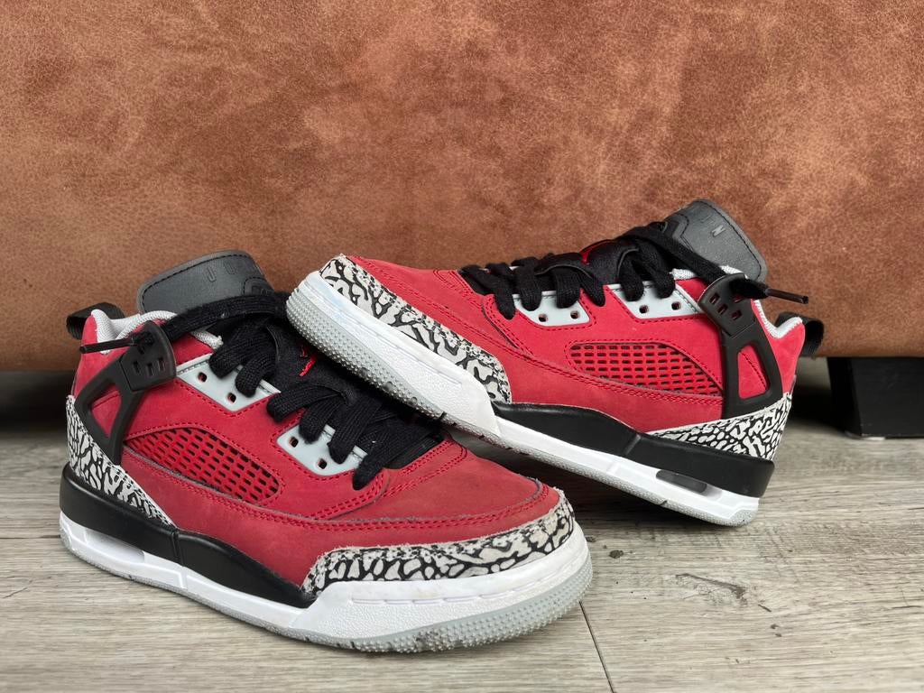 Jordan Air spizike Low (looce lace), Overige kleuren, Sportschoenen, Ophalen of Verzenden, Zo goed als nieuw
