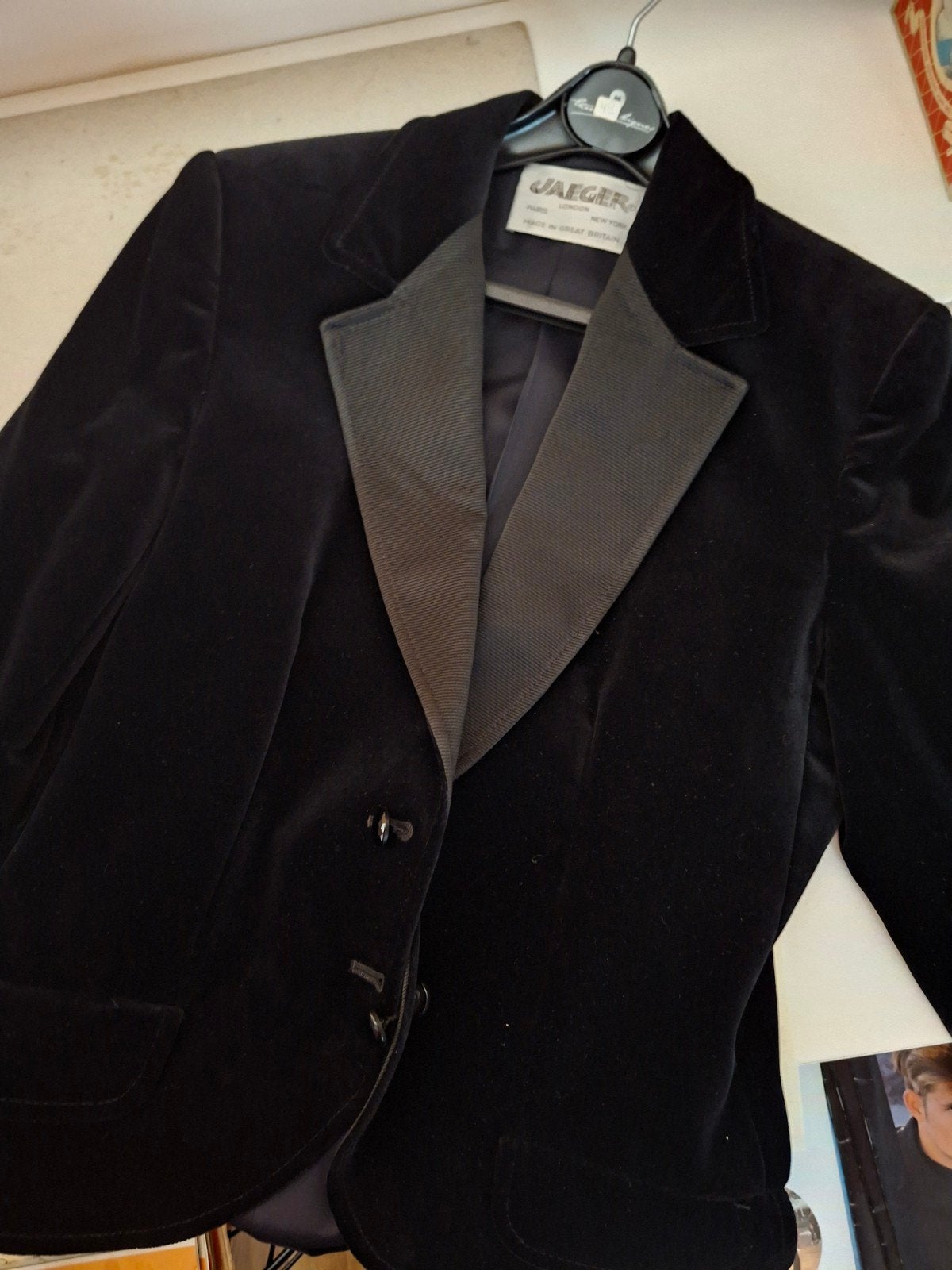 zwart fluweel jasje jaeger london kort model, Verzenden, Zwart, Maat 46/48 (XL) of groter, Zo goed als nieuw