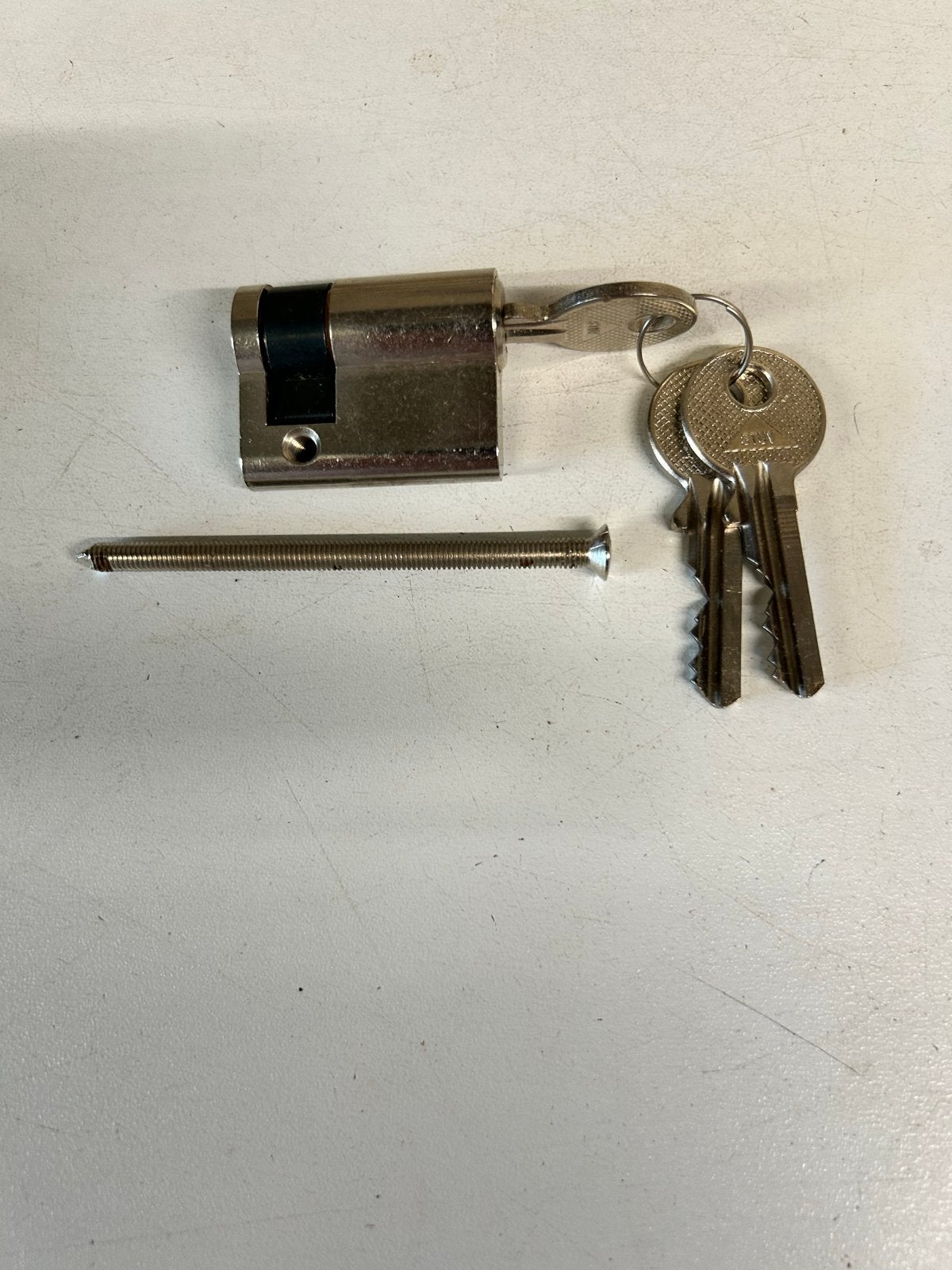 Cilinderslot met sleutels en bevestigingsschroef, Ophalen of Verzenden, Gebruikt, Chroom, Slot
