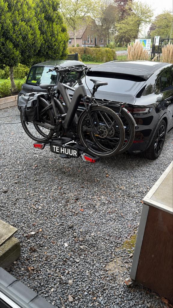 Thule EasyFold XT 2 933 te huur - Ideaal voor e-bikes!, Auto diversen, Fietsendragers, Zo goed als nieuw, Trekhaakdrager, 2 fietsen