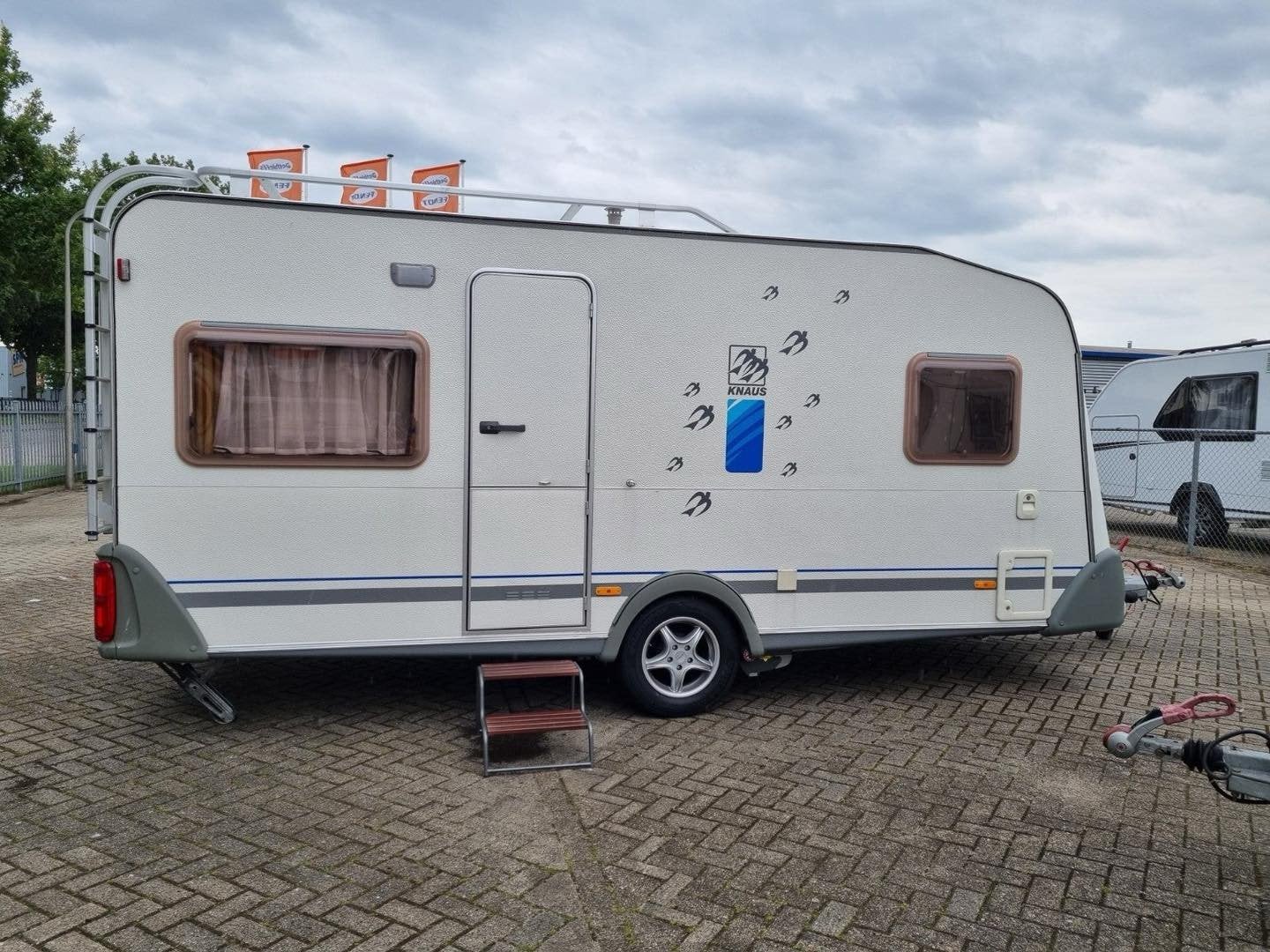 Prachtige KNAUS AZUR 450 FU *fransbed*mover*voortent+luifel*, Schokbreker, Rondzit, Bedrijf, _