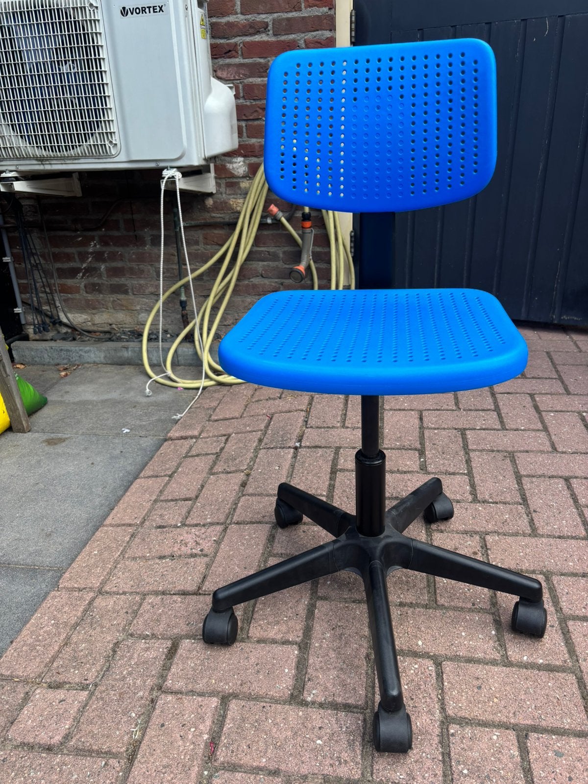 BUREAU STOEL BLAUW, Ophalen, Zo goed als nieuw, Zwart