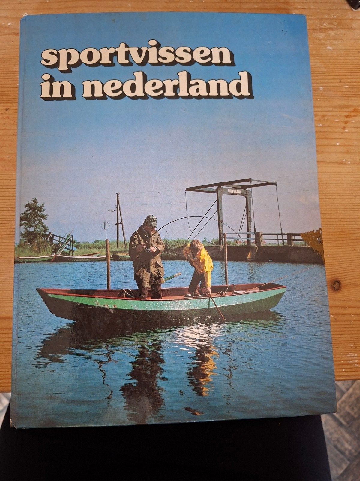 Sportvissen in Nederland - Uitgebreid Handboek, Boeken, Sportboeken, Ophalen of Verzenden, Gelezen, Onbekend, Watersport en Hengelsport