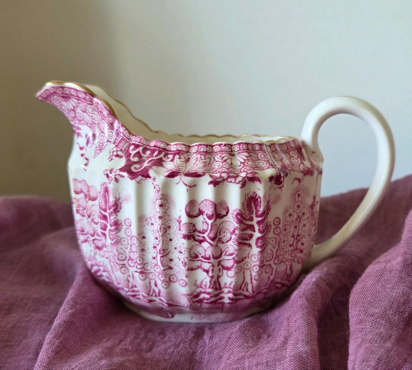 fuchsia roze Spode Copeland melkkannetje, Antiek en Kunst, Ophalen of Verzenden