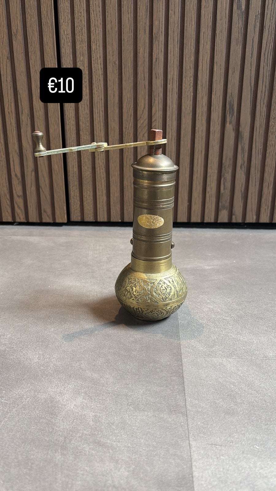 Vintage handmolen met slinger – messingkleurig, Ophalen of Verzenden