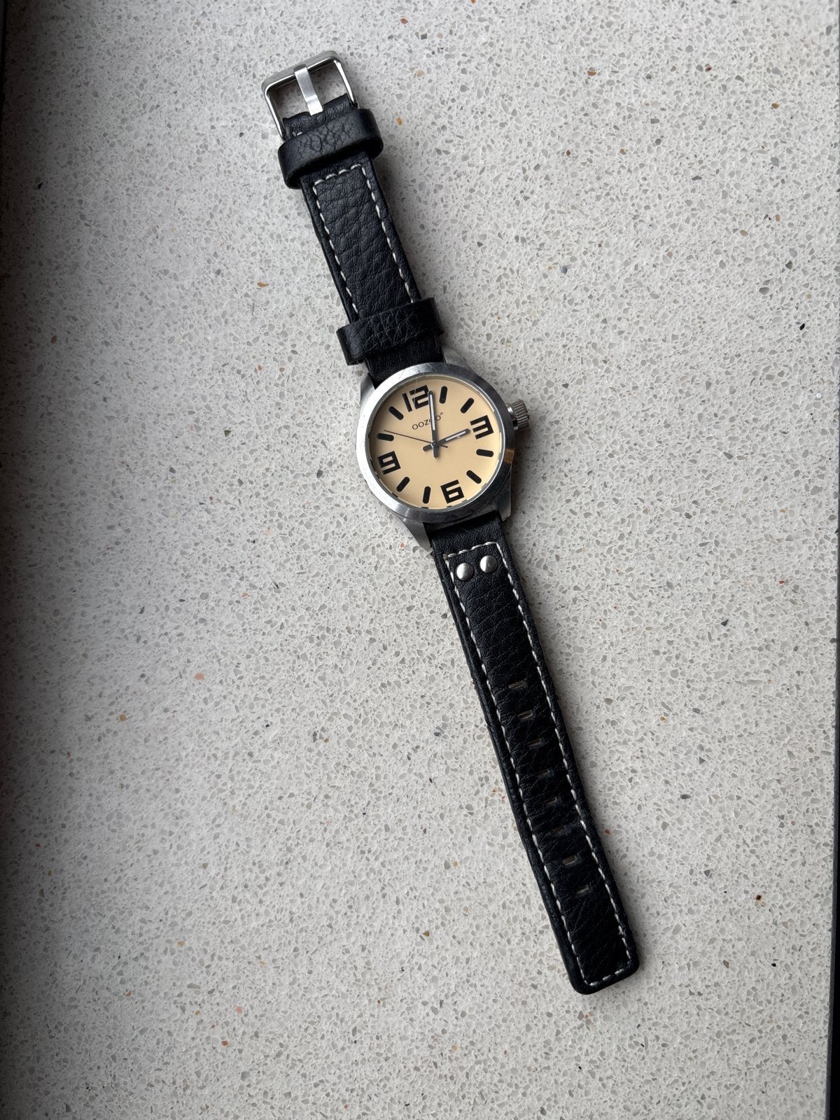 OOZOO horloge met zwart leren bandje, Ophalen, Gebruikt, Bruin, Jongen of Meisje