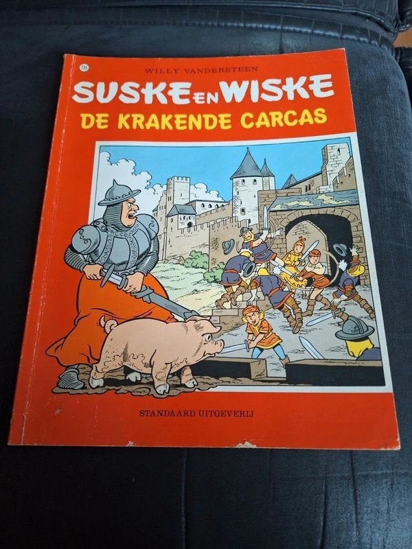 Suske en Wiske - De Krakende Carcas 235 (1993), Gelezen, Willy Vandersteen, Eén stripboek, Ophalen of Verzenden