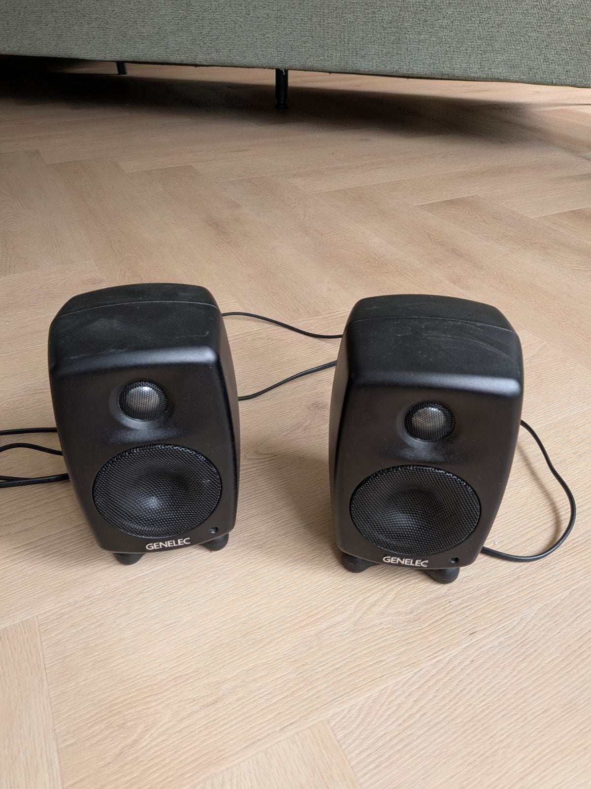 Genelec 6010A actieve studiomonitoren (set van 2), Audio, Tv en Foto, Luidsprekers, Studiomonitor, Inclusief kabels, Zo goed als nieuw