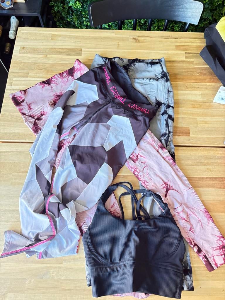 Sportkleding pakket XS/S - Leggings en Sport-bh, Kleding | Dames, Sportkleding, Gedragen, Fitness of Aerobics, Maat 34 (XS) of kleiner