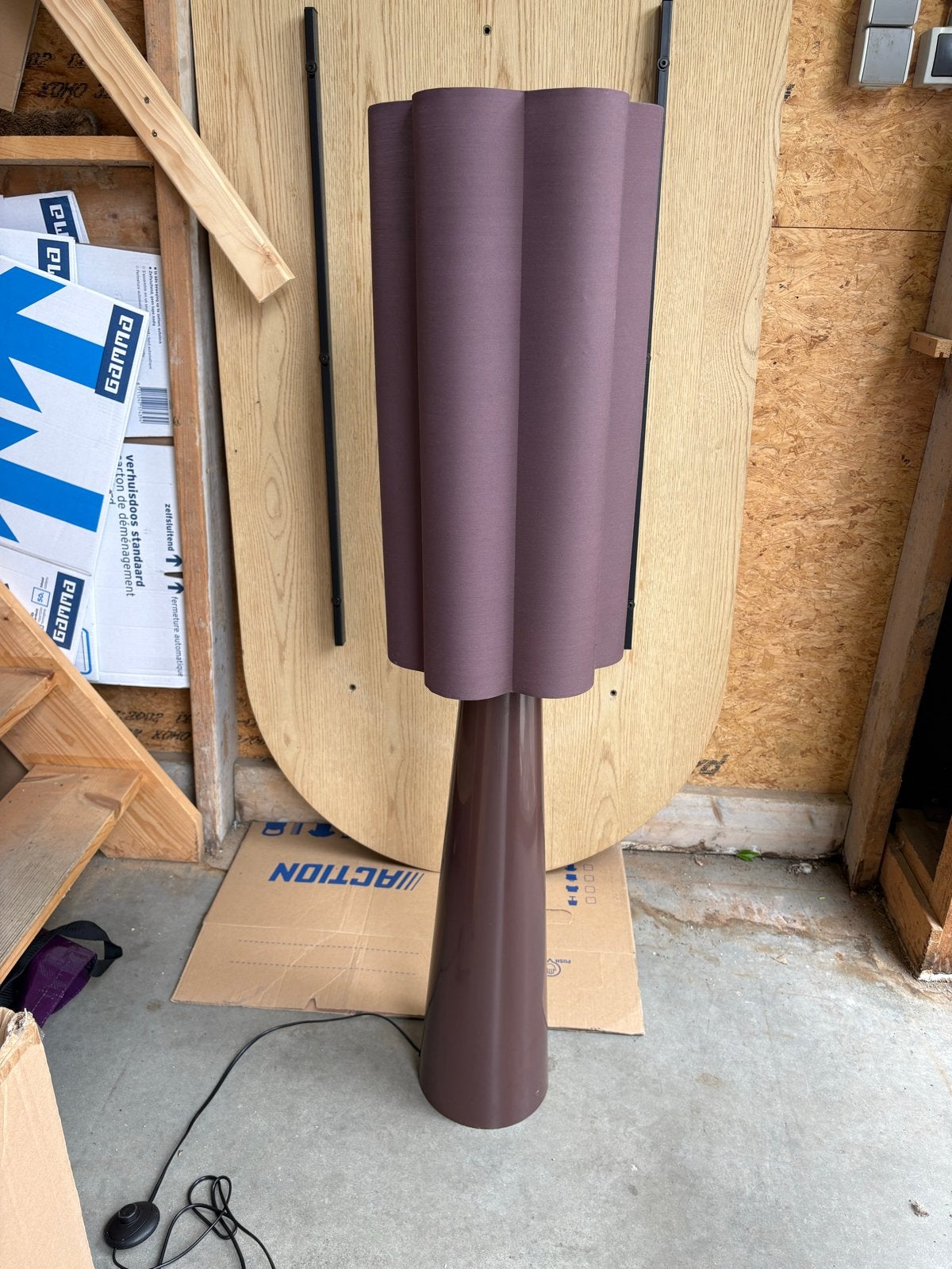 Bruine vloerlamp Kwantum Pandia, Huis en Inrichting, Lampen | Vloerlampen, Ophalen, Kunststof, 100 tot 150 cm, E27 (groot)