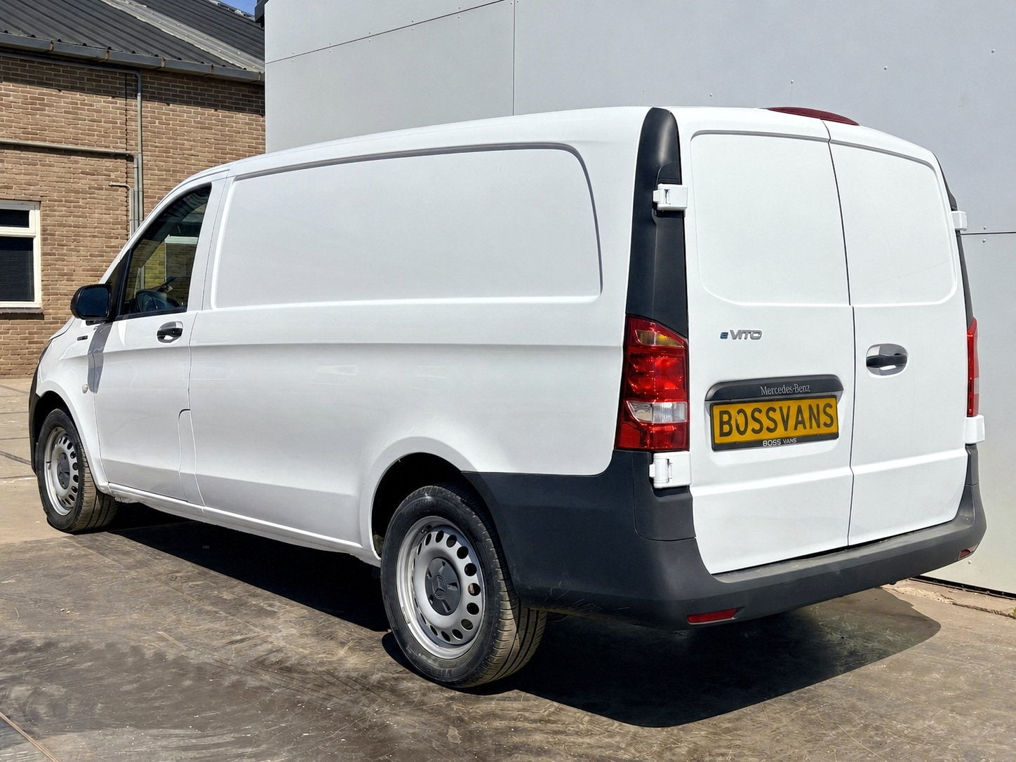 Mercedes-Benz eVito 112 66kWh L2 Elektrisch 95.8% (SOH) 280-, Auto's, Bestelauto's, Stof, Zwart, Wit, Mercedes-Benz