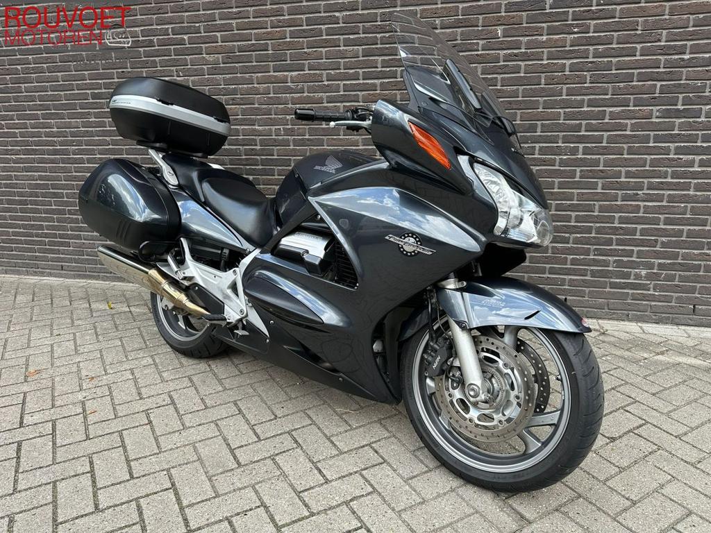 HONDA ST 1300 PAN EUROPEAN ABS ST1300, HONDA, 4 cilinders, Motorrijbewijs A, Bedrijf