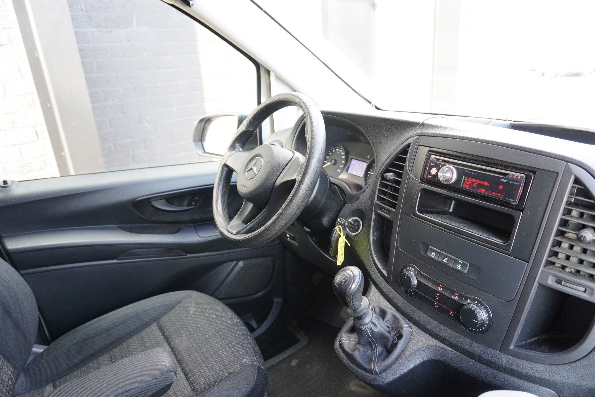 Mercedes-Benz Vito 116 CDI Lang EURO 6 - Airco - Cruise - Tr, Gebruikt, 4 cilinders, 2000 kg, Wit