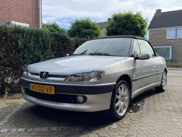 Peugeot 306 1.6 Cabriolet 2000 Grijs, Auto's, Peugeot, Stof, Zwart, 4 cilinders, Cabriolet