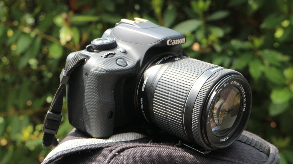 Canon 100D touchscreen 5228clicks met 1 of 2 Canon lenzen, Ophalen, Spiegelreflex, Canon, 18 megapixels