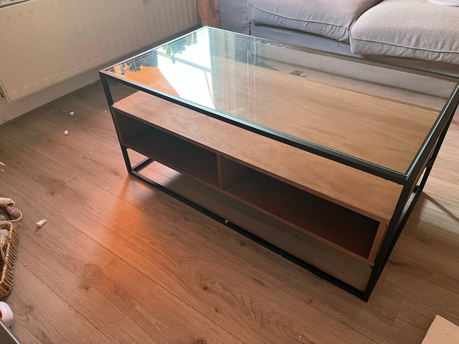 Salontafel met glazen blad en houten onderstel, Ophalen, 50 – 75, 50 tot 100 cm, 100 tot 150 cm