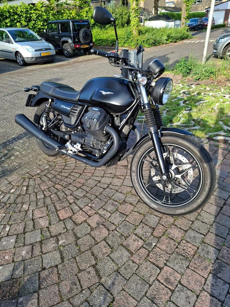 Mooie Moto Guzzi V7 Stone III 2017, Motoren, Motoren | Moto Guzzi, 2 cilinders, Gebruikt, Particulier, Meer dan 35 kW