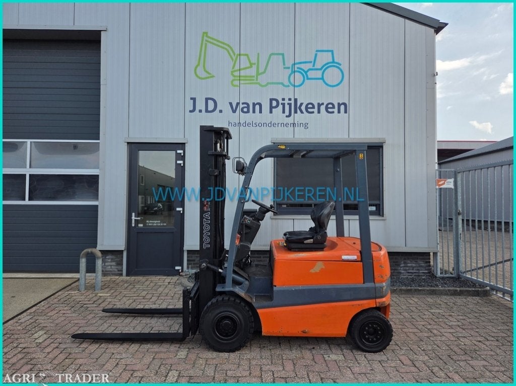 Toyota FBMF20 2t sideshift+4x hydraulic+extra hydraulic, Zakelijke goederen, Machines en Bouw | Heftrucks en Intern transport