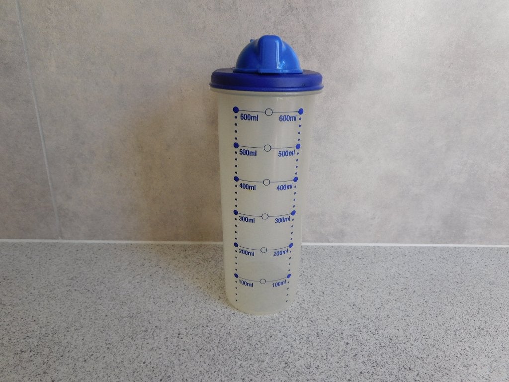 Tupperware Shaker Blauw - 600 ml, Blauw, Ophalen of Verzenden, Zo goed als nieuw, Shaker