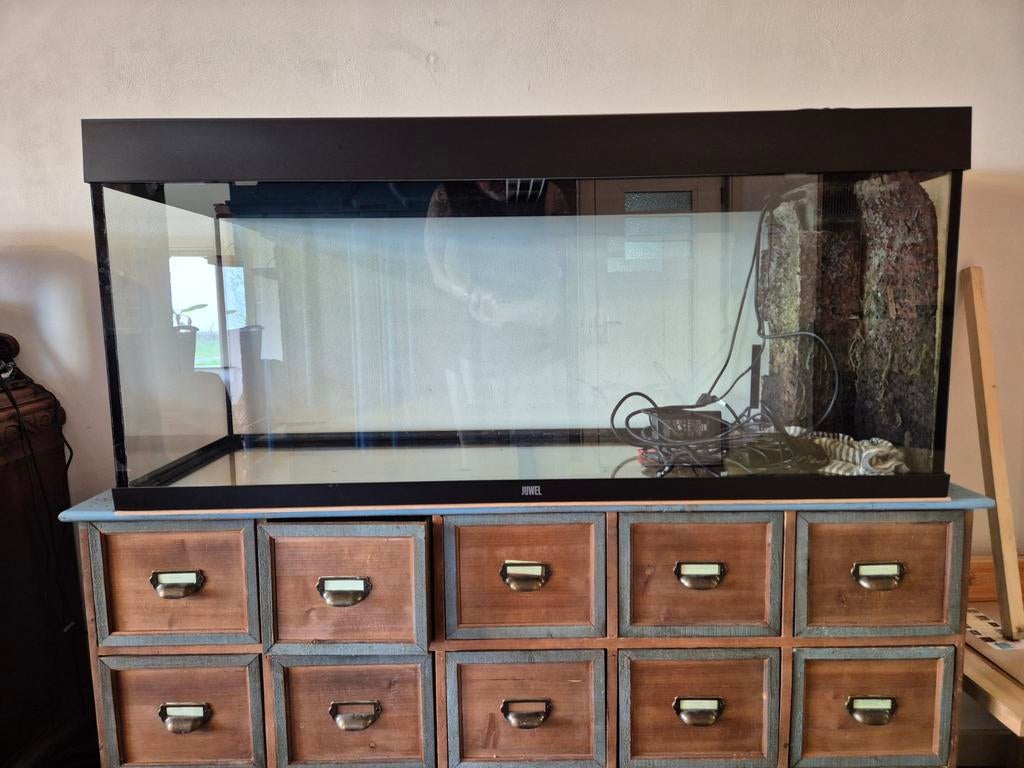 240 liter juwel aquarium, Dieren en Toebehoren, Vissen | Aquaria en Toebehoren, Ophalen, Zo goed als nieuw, Leeg aquarium