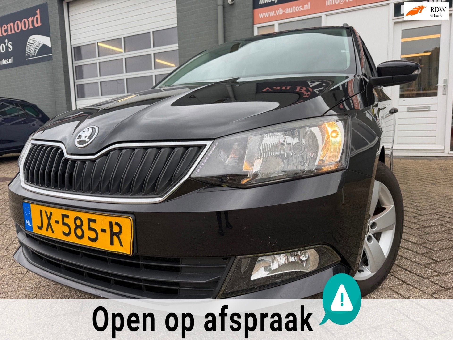 Skoda Fabia Combi 1.0 Style met parkeersensoren en bluetooth, Auto's, Stof, 979 kg, Zwart, Handgeschakeld