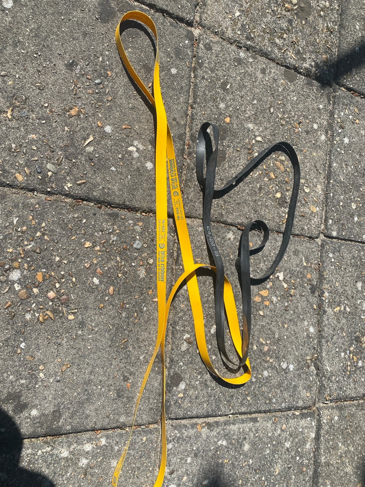 2 fiets velglinten (geel en zwart), Overige typen, Ophalen of Verzenden, Zo goed als nieuw, Rubber