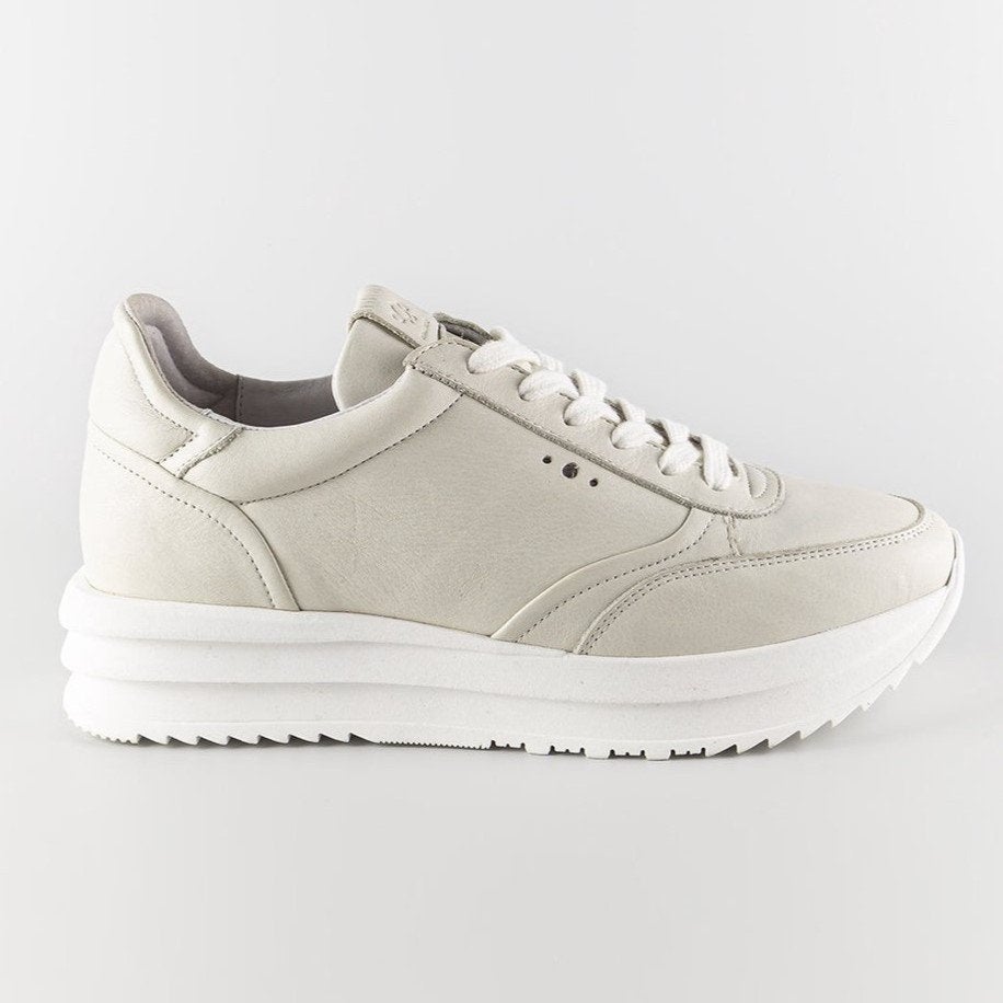 AQA maat 39 lerensneaker/rits licht beige - gratis verzenden, Kleding | Dames, Schoenen, Verzenden, AQA, Beige, Info@aqa-shoes.nl