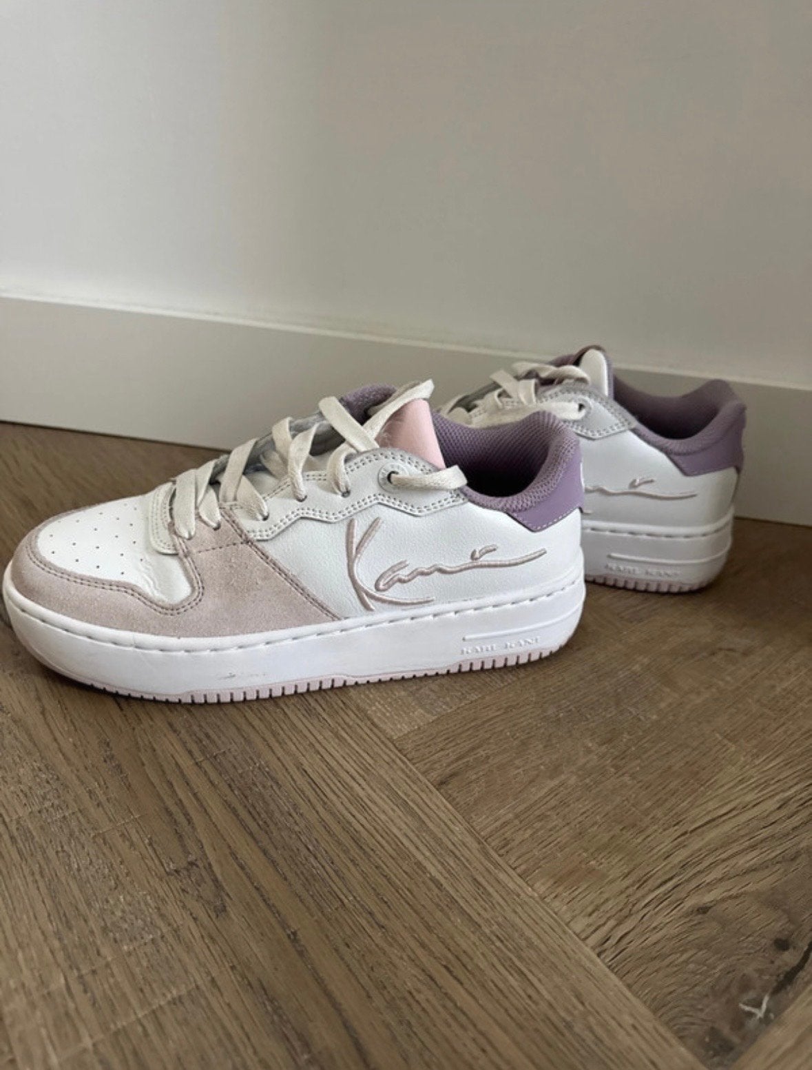 Karl Kani Sneakers maat 37.5 - zo goed als nieuw, Kleding | Dames, Ophalen of Verzenden, Zo goed als nieuw, Wit, Sneakers of Gympen