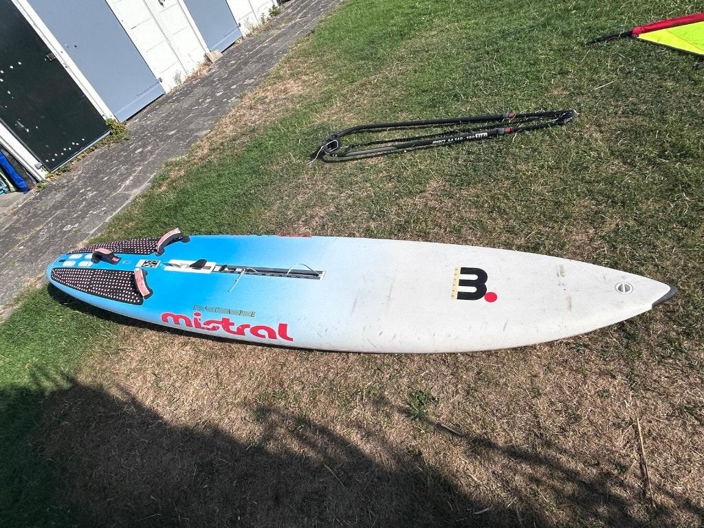 windsurfplank Mistral escape 190liter, Watersport en Boten, Windsurfen, Ophalen, Mistral, Gebruikt, Met zwaard