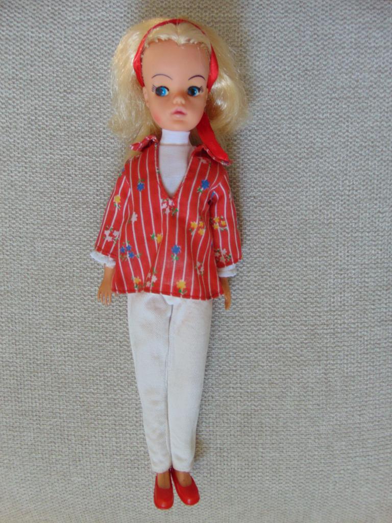 Mooie Blonde Sindy pop, Verzamelen, Poppen, Ophalen of Verzenden, Gebruikt, Pop