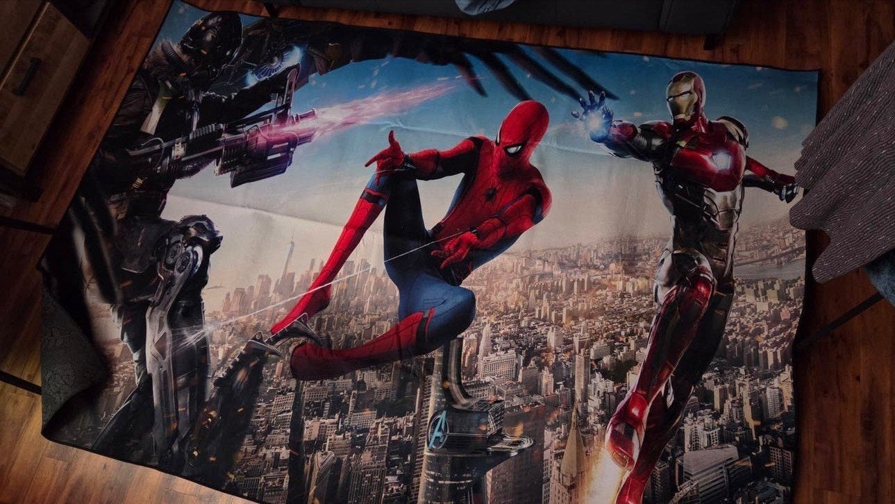 Zeer groot wandkleed SPIDERMAN & IRONMAN B 2.26cm x H 1.60cm, Kinderen en Baby's, Ophalen, Nieuw, Overige merken, Kleed of Kussen