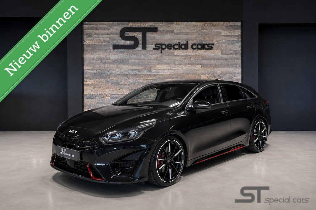 Kia ProCeed 1.6 T-GDi GT|Bastuck uitlaat|19 inch, Auto's, Kia, 15 km/l, Gebruikt, Met garantie (alle), Zwart