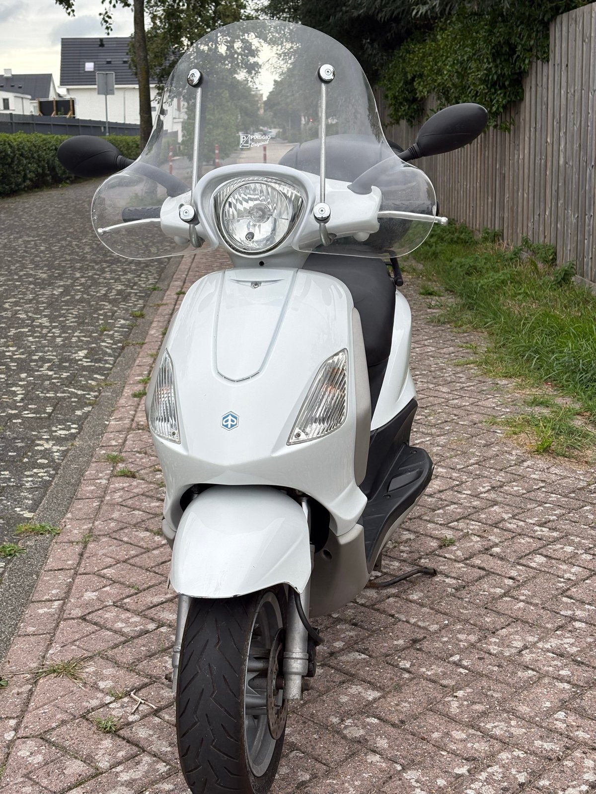 Piaggio Zip Limited Edition - Wit - Inclusief Topkoffer, Ophalen, Piaggio, Zo goed als nieuw, Benzine
