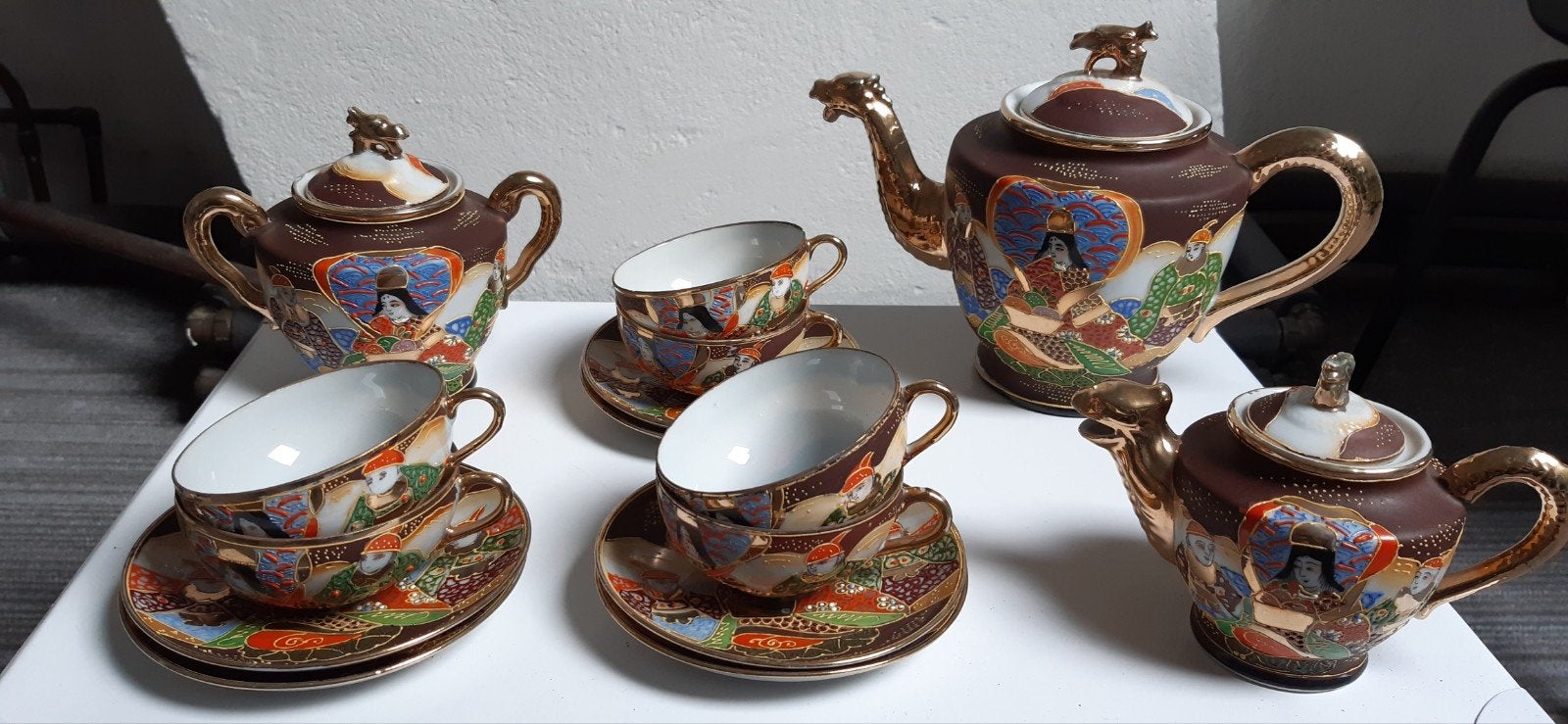 Vintage Japans theeservies met draken en geisha decor, Antiek en Kunst, Ophalen of Verzenden