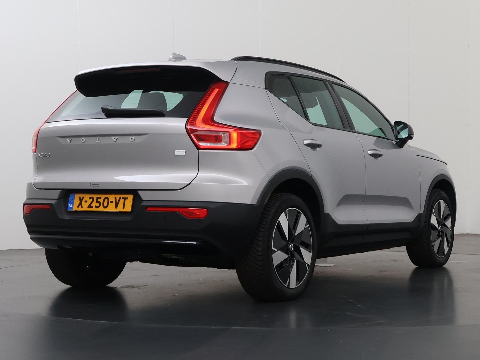 Volvo XC40 Single Motor Essential 69 kWh | SOH 96% | LED | S, Auto's, Automaat, Gebruikt, Origineel Nederlands, 420 min