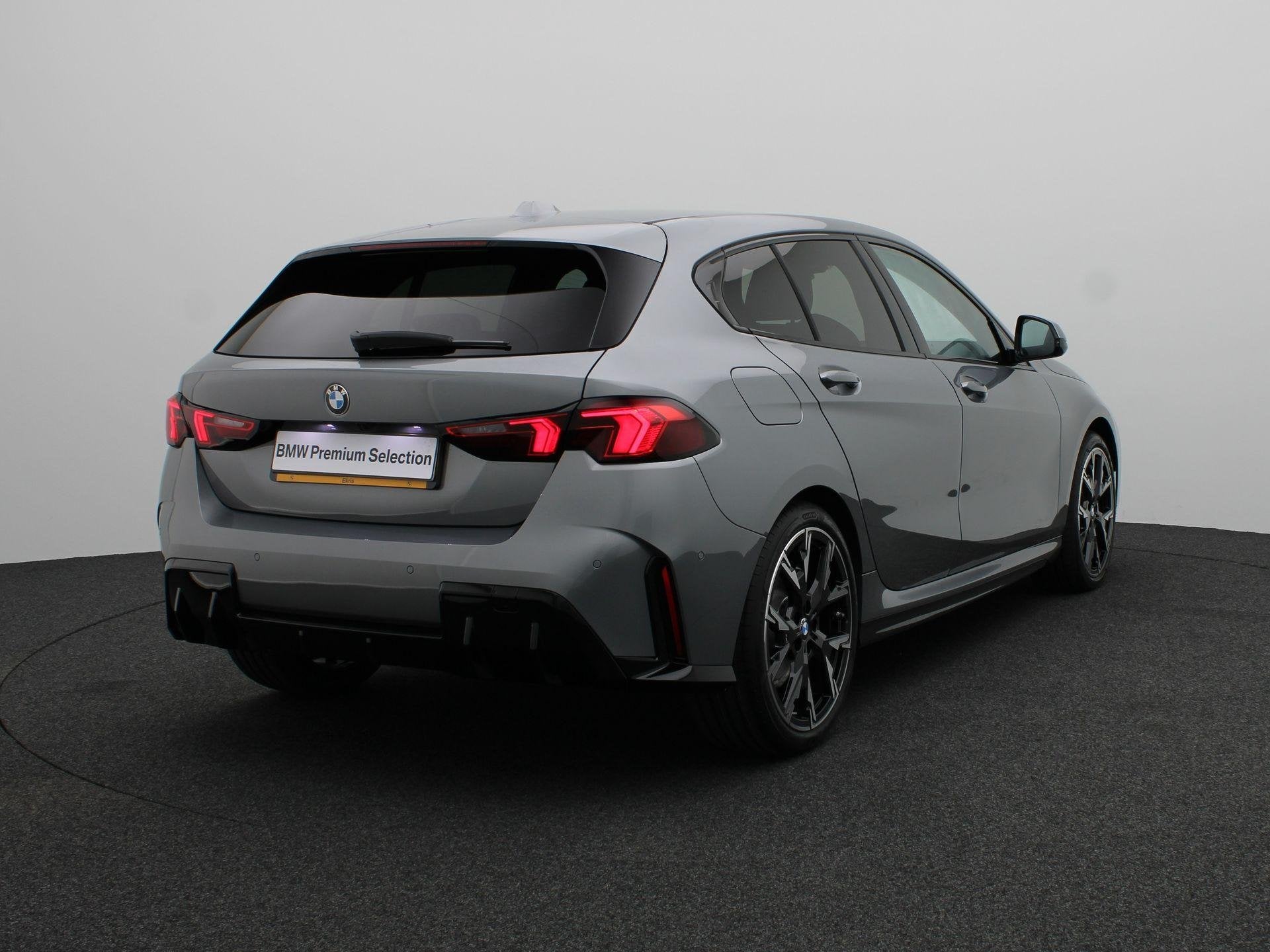 BMW 1 Serie 120 M Sportpakket Pro | Premium Pack | M Adaptie, Auto's, Stof, Met garantie (alle), Origineel Nederlands, Bedrijf