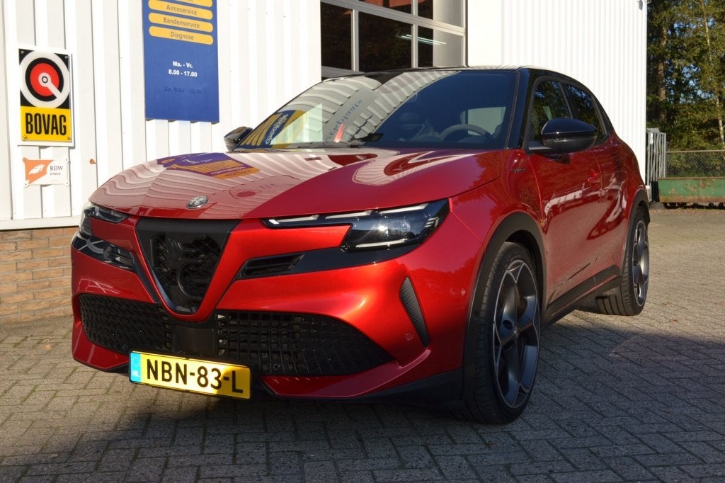 Alfa romeo Junior Elet. Veloce 54 kWh, Auto's, Automaat, 12 maanden, 0 cilinders, Gebruikt