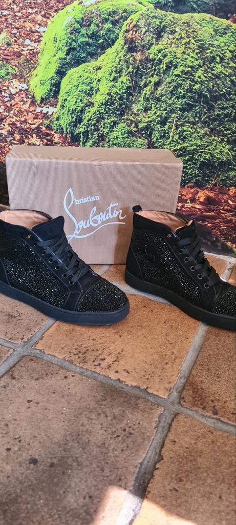 Christian Louboutin sneakers zwart met strass en rode zool, Kleding | Dames, Schoenen, Zwart, Nieuw, Ophalen of Verzenden, Sneakers of Gympen